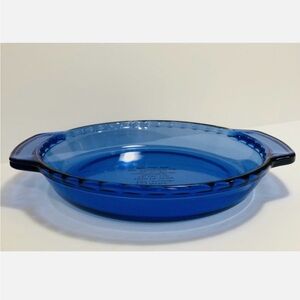 Anchor Oven-Safe Blue Glass Bake & Serve Dish with Handles